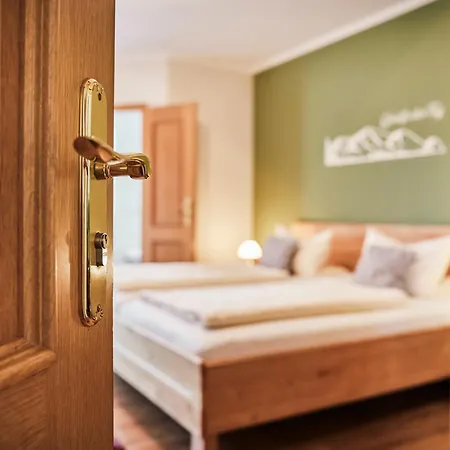 Hotel Lenneper-fuehrt