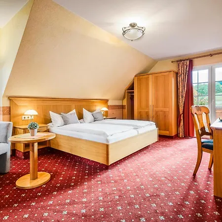 Lenneper-fuehrt Hotel